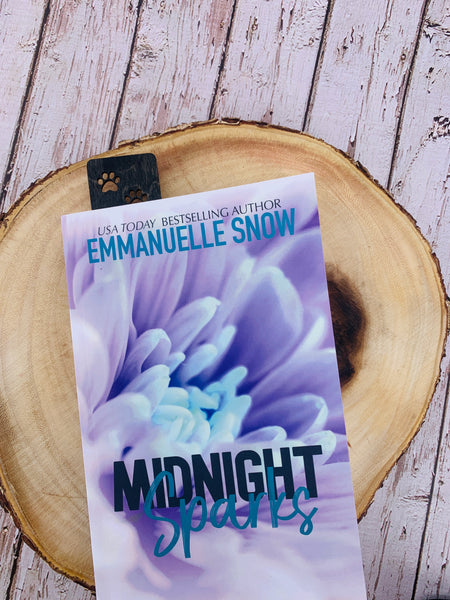 Midnight Sparks Emmanuelle Snow Romance Fiction Dark Animal Paws Like Jaine Diamond